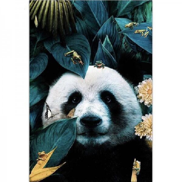 Panda bland löv