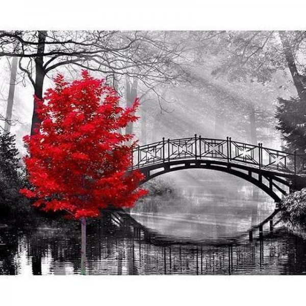 Rött träd på bron